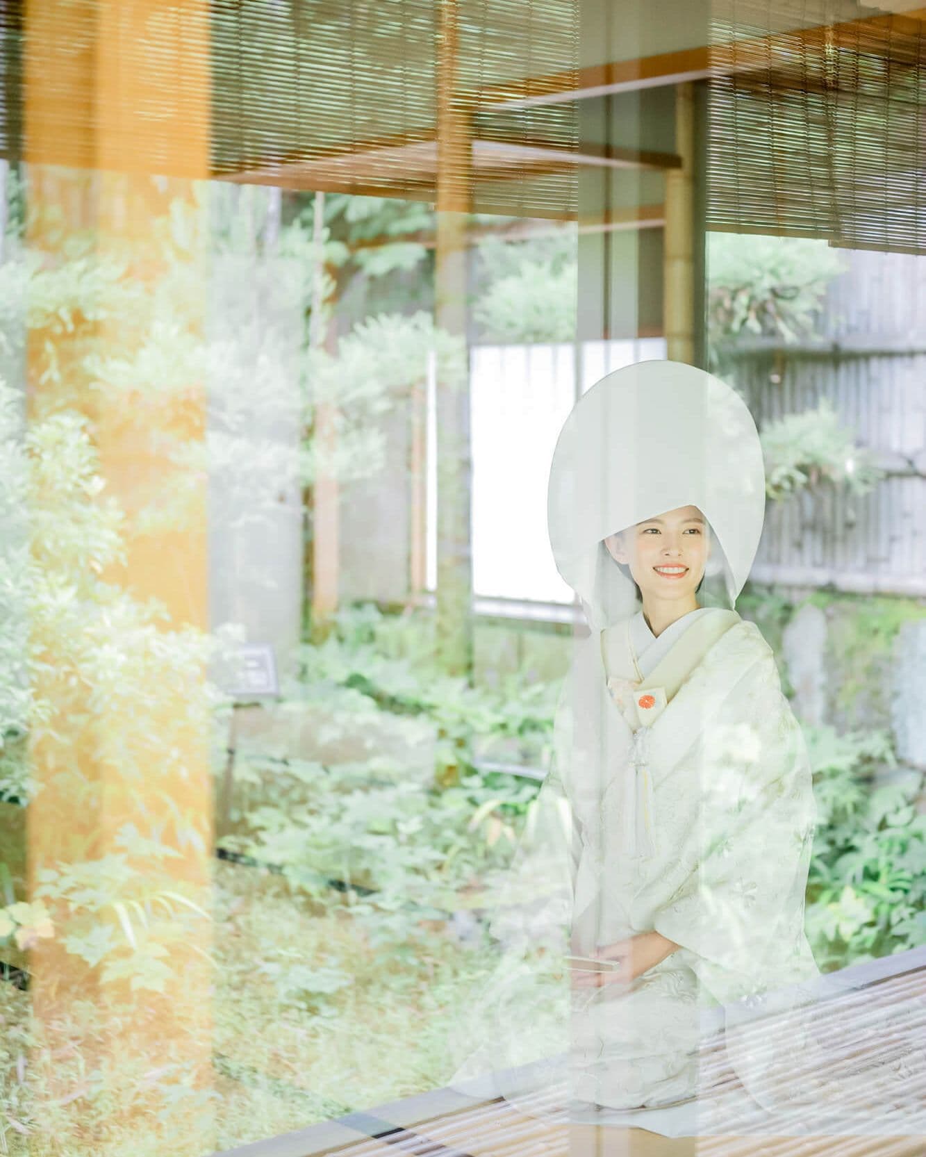 白いスタジオ｜ユーモアウェディング